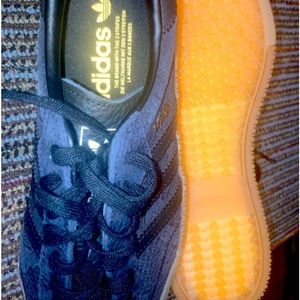 Adidas Samba size 7.5 woman’s